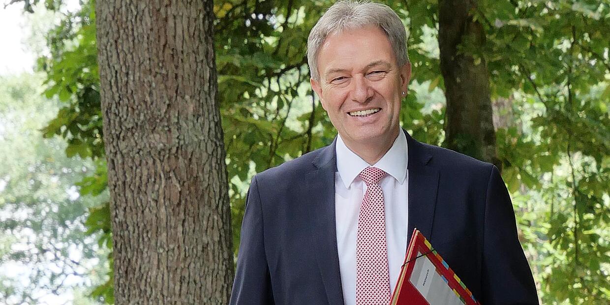 Landrat Klaus Löffler antwortet vor der Wahl auf 15 Fragen zu seiner