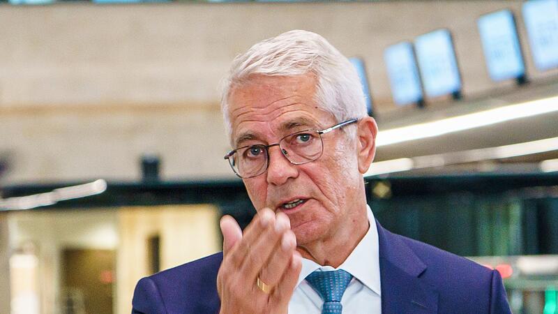 Fraport-Chef am neuen Frankfurter Flughafenterminal 3