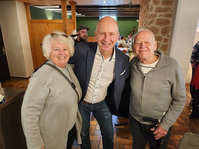 Reisten extra aus Th&uuml;ringen zur Er&ouml;ffnung an: Jan Kirchhofs Eltern Ursalinde und Manfred Kirchhof.
