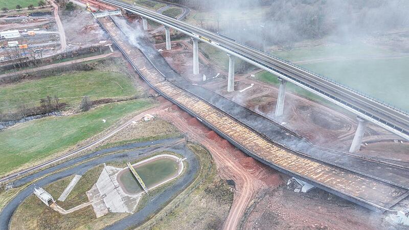 Teilbauwerke der A7-Talbrücke Thalaubach werden gesprengt Teilbauwerke der A7-Talbrücke Thalaubach werden gesprengt