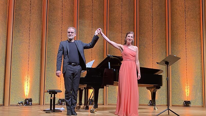 Sopranistin Giuseppina Bridelli ist am Klavier von Matteo Pais begleitet worden.