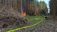 Am 24. März 2025 brannten in Heroldsbach im Landkreis Forchheim 300 bis 400 Quadratmeter Wald nieder.