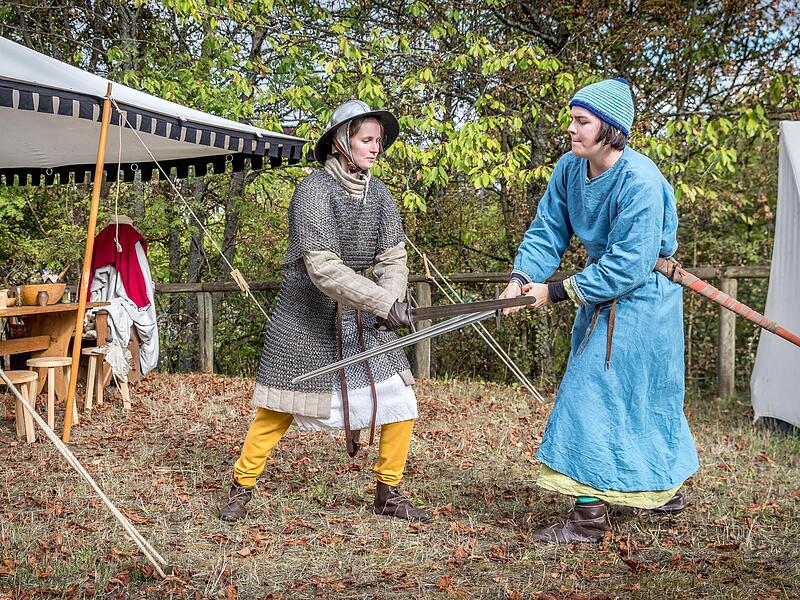 Ein Spektakel für Groß und Klein: die Ritterkämpfe bei den Botenlauben-Festspielen. Ein Spektakel für Groß und Klein: die Ritterkämpfe bei den Botenlauben-Festspielen.
