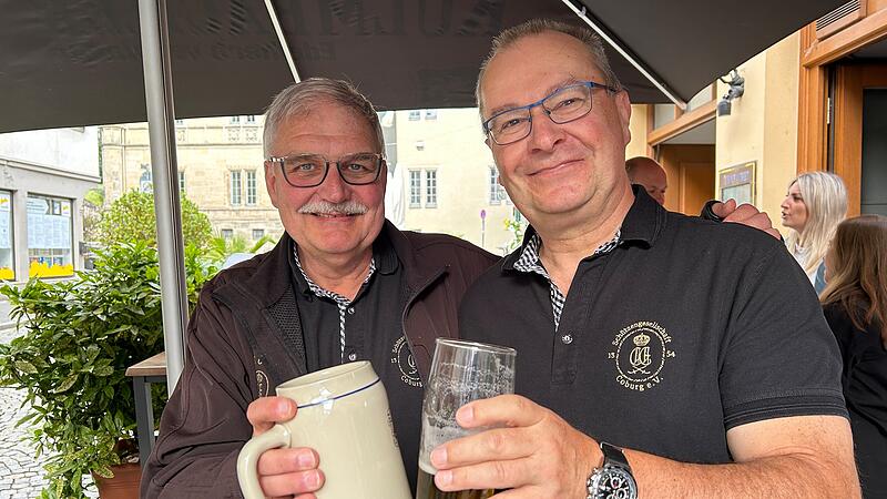 Freuen sich aufs diesj&auml;hrige Vogelschie&szlig;en der Coburger Sch&uuml;tzengesellschaft: Obersch&uuml;tzenmeister Stefan Stahl (links) und Platzmeister Stefan Schober.