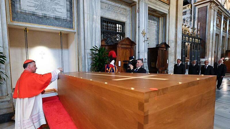 Papst Franziskus gestorben - Beisetzung