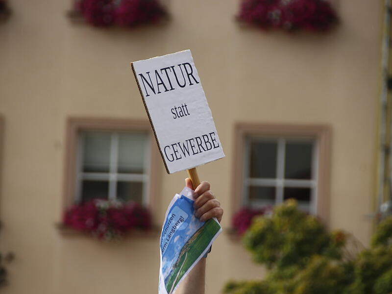 Demo gegen geplantes Gewerbegebiet in Westheim