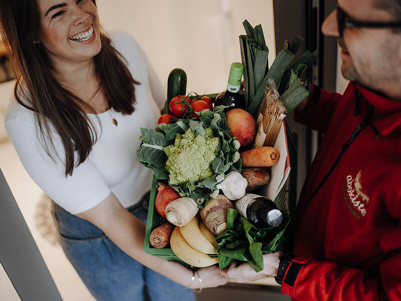 Gemüsekiste per Lieferservice kann eine Alternative zum Hofladen sein. Ein solches Liefermodel bietet im Landkreis die Abokiste in Hemhofen an. Gemüsekiste per Lieferservice kann eine Alternative zum Hofladen sein. Ein solches Liefermodel bietet im Landkreis die Abokiste in Hemhofen an.