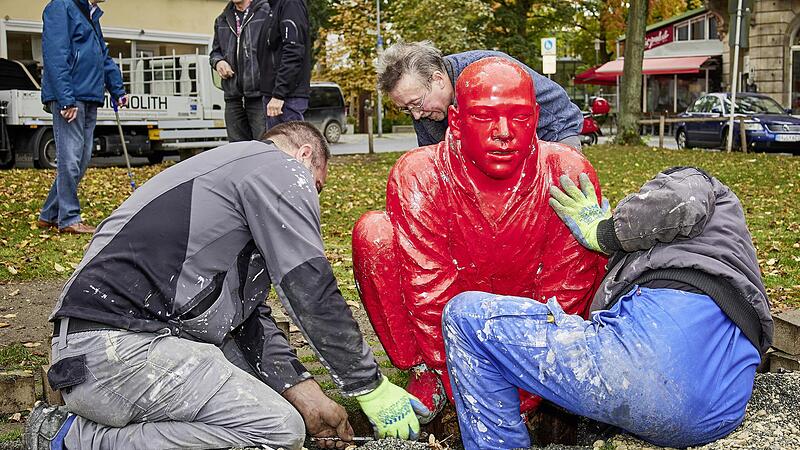 Mitgenommenes Fotomodell: Die &bdquo;Roten&ldquo; vom Sch&ouml;nleinsplatz bekommen eine Frischzellenkur.