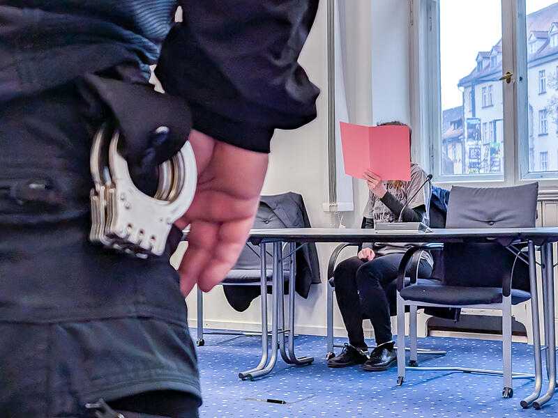 Versuchter Mord in zwei F&auml;llen, Brandstiftung, K&ouml;rperverletzung: Vor dem Landgericht Bamberg startet am Mittwoch (18. Februar) der Prozess einer spektakul&auml;ren Tat in Effeltrich im Landkreis Forchheim. Hauptgegenstand der Verhandlung ist der psychische Zustand der Angeklagten.