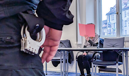 Versuchter Mord in zwei F&auml;llen, Brandstiftung, K&ouml;rperverletzung: Vor dem Landgericht Bamberg startet am Mittwoch (18. Februar) der Prozess einer spektakul&auml;ren Tat in Effeltrich im Landkreis Forchheim. Hauptgegenstand der Verhandlung ist der psychische Zustand der Angeklagten.