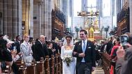 Im Bamberger Dom sorgt die Hochzeit von Stauffenberg-Graf Philipp mit seiner Maira für besonderen Glanz.