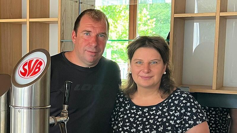 Na da schau her, die kennt man doch:  Silvia Wiesneth und Oliver Helld&ouml;rfer wagen's nochmal und &uuml;bernehmen die Pacht des SVB-Vereinsheims. Die &bdquo;Regnitzklause&ldquo; hatte das Paar schon einmal f&uuml;r rund zw&ouml;lf Jahre betrieben.