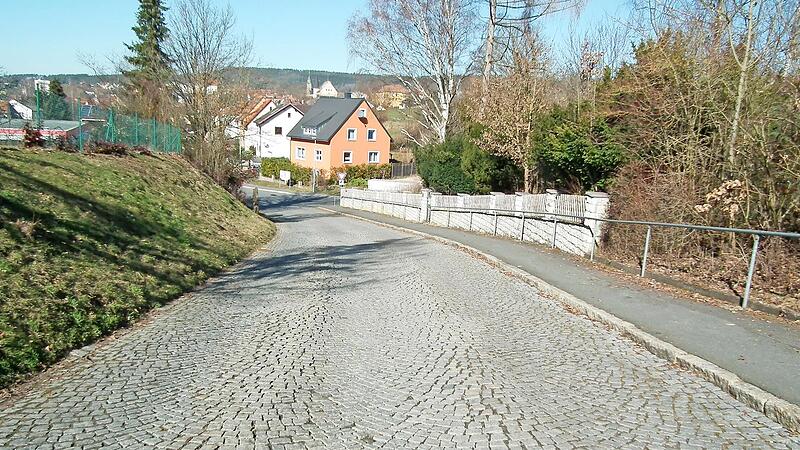 Mehrere Monate lang wird in der Friedhofstra&szlig;e kein Durchkommen sein.