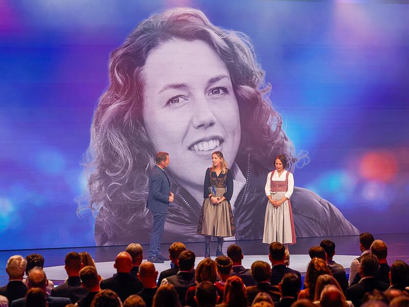 Bayerischer Sportpreis: Biathletinnen würdigen Dahlmeier