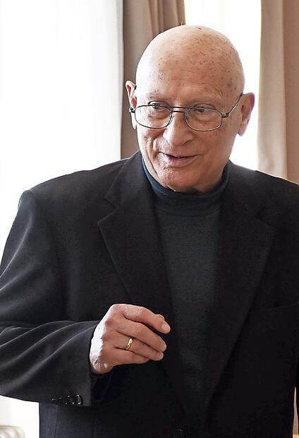 Herbert Bogner bei seiner Verabschiedung als Vorsitzender der Geschwister-Dümmlein-Stiftung. Herbert Bogner bei seiner Verabschiedung als Vorsitzender der Geschwister-Dümmlein-Stiftung.