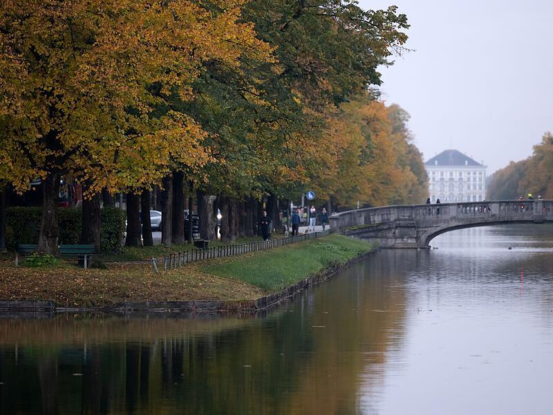 Herbstfarben am Nymphenburger Kanal