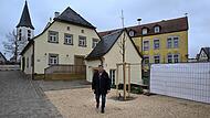 Ein Schmuckstück ist die sanierte Alte Mühle geworden. Für die Gastro innen und die vorne im Außenbereich entstehende sucht Oberhaids Bürgermeister einen Pächter.