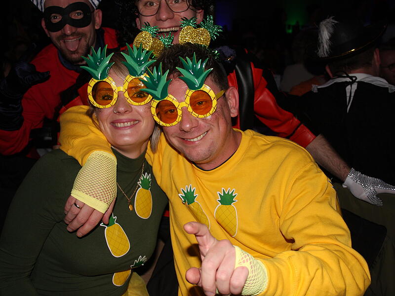 Die sch&ouml;nsten Fotos von der Prunksitzung in G&ouml;&szlig;weinstein