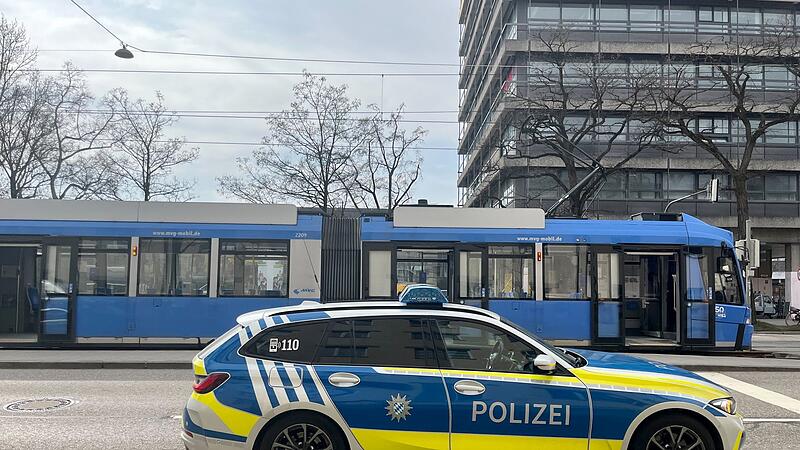 Verdächtiger Fund – Tram in München gestoppt und geräumt Verdächtiger Fund – Tram in München gestoppt und geräumt