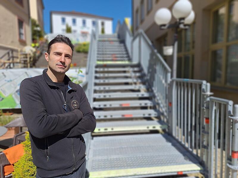 Treppen-Provisorium am Rathaus Bad Br&uuml;ckenau