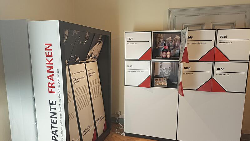 Im Archiv kann man hinter den Türen fränkische Erfindungen entdecken.Forchheim & Fränkische Schweiz
