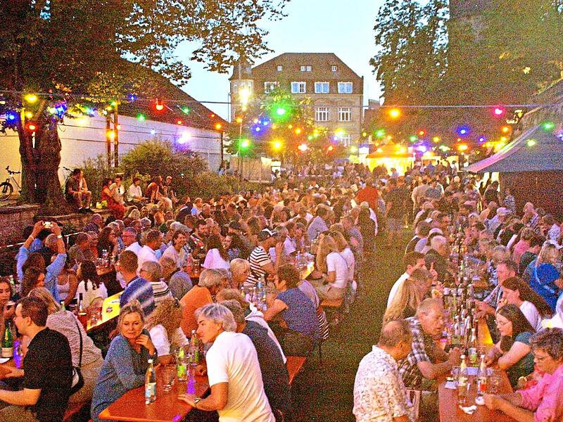 Das gut besuchte Kronacher Patenweinfest fand am Wochenende im Stadtgraben statt. Herbert Knoth