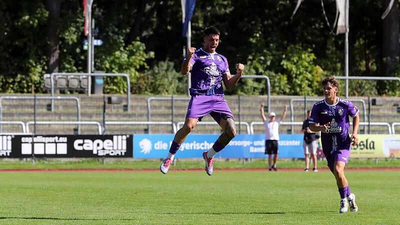 Was f&uuml;r eine Bude von Luca Ljevsic (Mitte): Sein Volleyschuss in den Knick f&uuml;hrte den FC Eintracht Bamberg gegen Hof auf die Siegerstra&szlig;e.