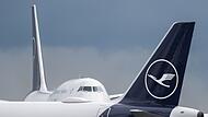 Passagiermaschinen der Lufthansa am Flughafen Frankfurt