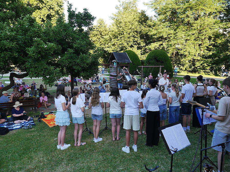 PicknickdeckenkonzertPicknickdeckenkonzert Musik an der Sinn in Bad Brückenau
