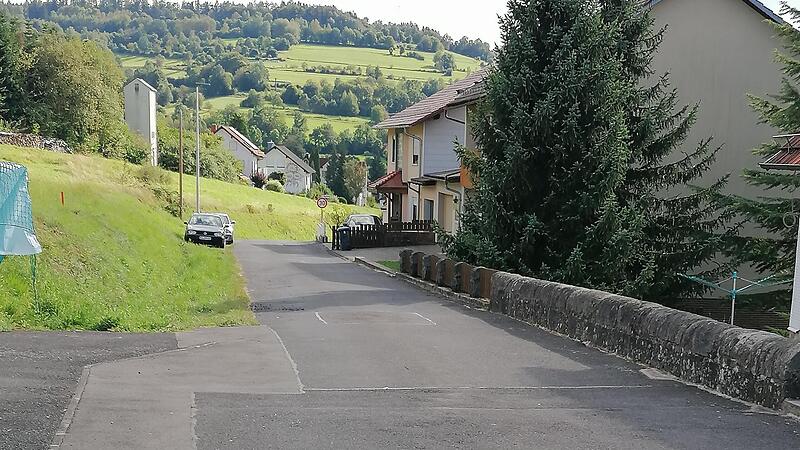 Im Zuge der Erschließung des Bauabschnittes eins im künftigen Neubaugebiet „Dürre Wiese-Barnsteiner Feld“ in Riedenberg wird auch der Teilabschnitt der Mittelbachstraße neu gebaut und erschlossen.
