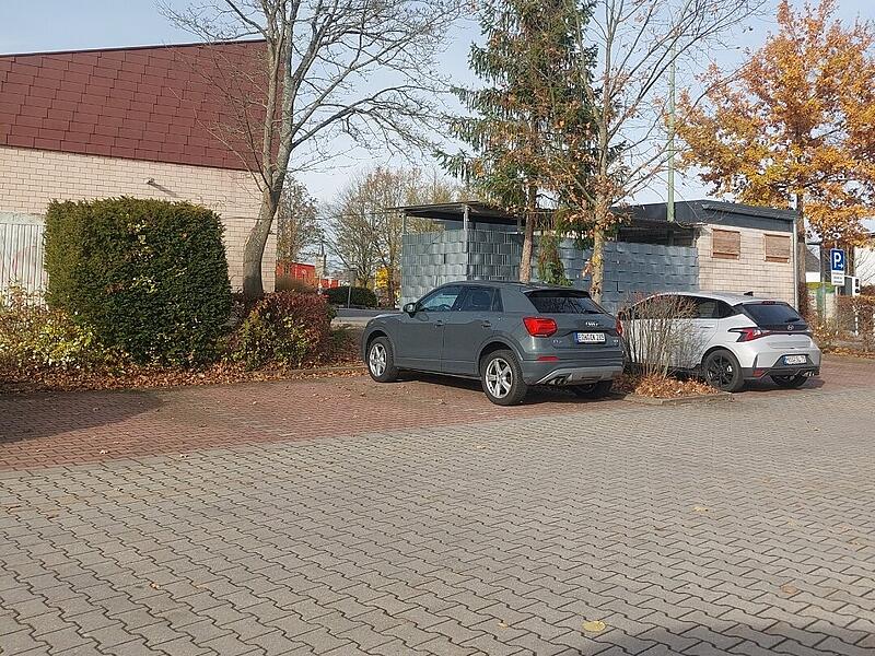 Die Flächen der unteren Parkebene in Heßdorf sollen künftig die Beschäftigten nutzen.