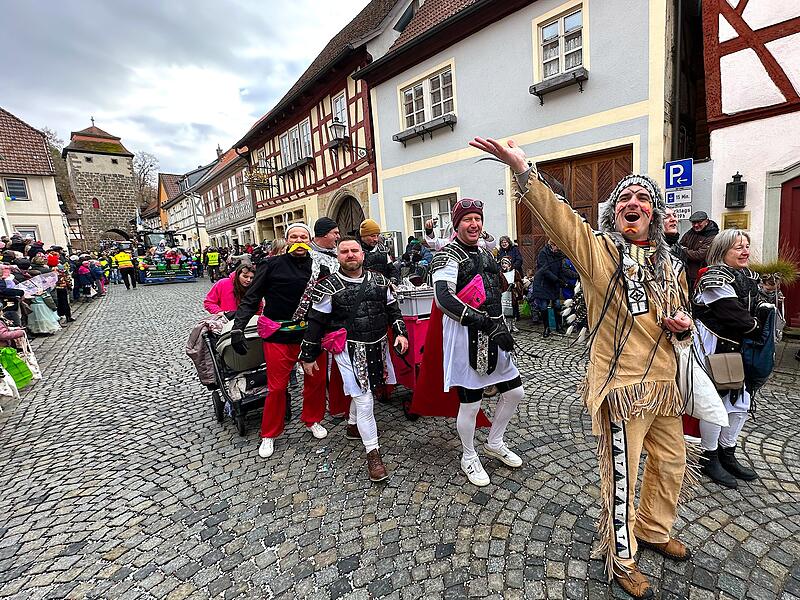 Se&szlig;lach: Faschings-Finale mit 60 Gruppen und viel Politik
