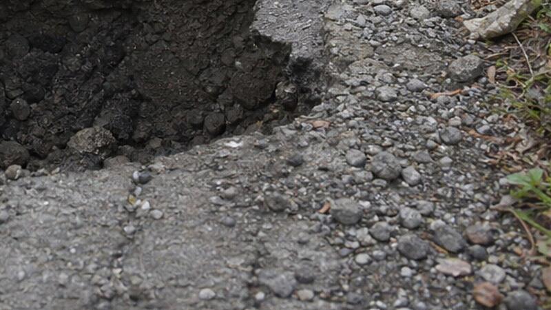 Schlagloch auf Bamberger Stra&szlig;e abgesperrt