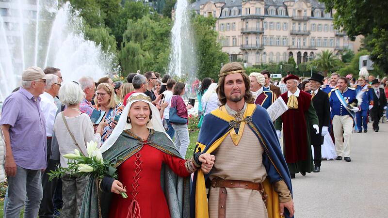 Maxi Ferrari als Gr&auml;fin Beatrix und Alexander Ferrari als Graf Otto von Botenlauben