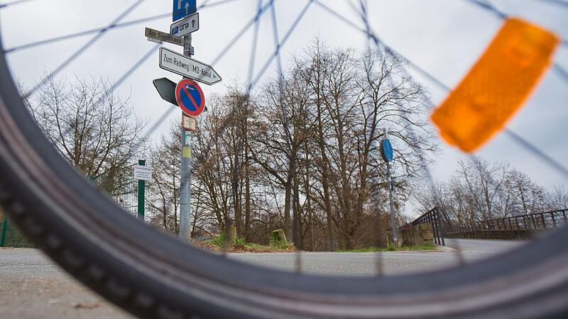 Der neue Metropolradweg soll entlang des Yachthafens Forchheim f&uuml;hren. Doch es gibt Sicherheitsbedenken - und einen L&ouml;sungsvorschlag.