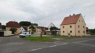 Auf diesem Gelände an der Staatsstraße wird das Nackendorfer Dorfgemeinschaftshaus nach jahrelangen Diskussionen jetzt gebaut.
