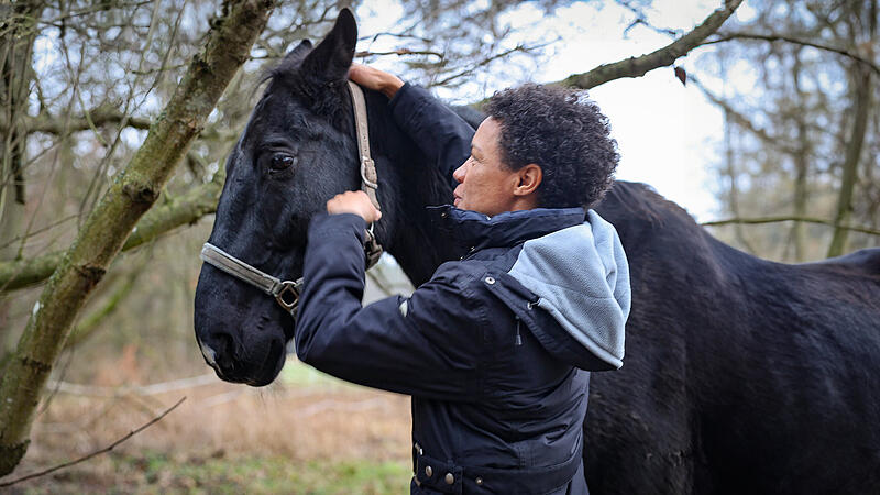 Sabine Intsiful ist studierte Biologin und hat sich nun in der Energetik selbstst&auml;ndig gemacht