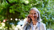 Christine Rechl sammelt viele ihre Ideen in der Natur. Sie genie&szlig;t Spazierg&auml;nge im Hofgarten.