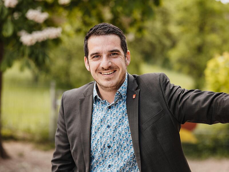 Maximilian Neeb ist 2019 B&uuml;rgermeister der Stadt Se&szlig;lach.