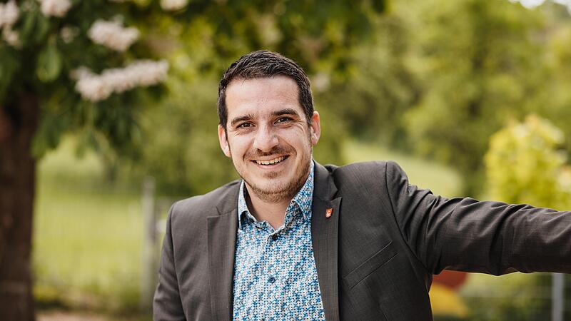 Maximilian Neeb ist 2019 B&uuml;rgermeister der Stadt Se&szlig;lach.