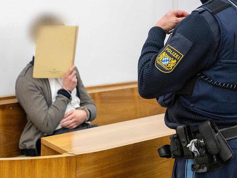 Mordprozess in Zusammenhang mit einer Flucht vor Prozess