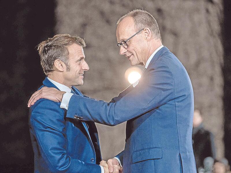 Bundeskanzler Merz (rechts) sucht betont die N&auml;he zu Frankreichs Pr&auml;sident Macron. Doch in zentralen Fragen gibt es noch gro&szlig;e Unstimmigkeiten.