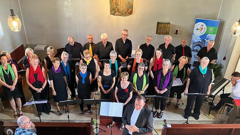 Weihbischof Paul Reder bei seiner Ansprache beim Konzert des Chores „Lift your Voice“.