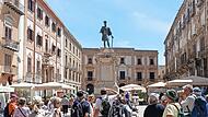 Die Reisegruppe besucht Palermo. Die Reisegruppe besucht Palermo.