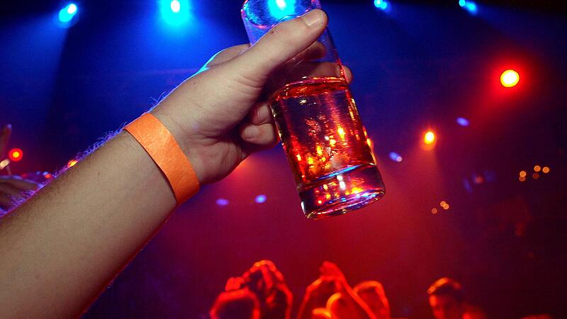 Gesellige Abende auf Bierkellern und in Bars sind in Forchheim kein Problem. Aber viele junge Menschen vermissen schmerzlich einen Club.Forchheim & Fränkische Schweiz