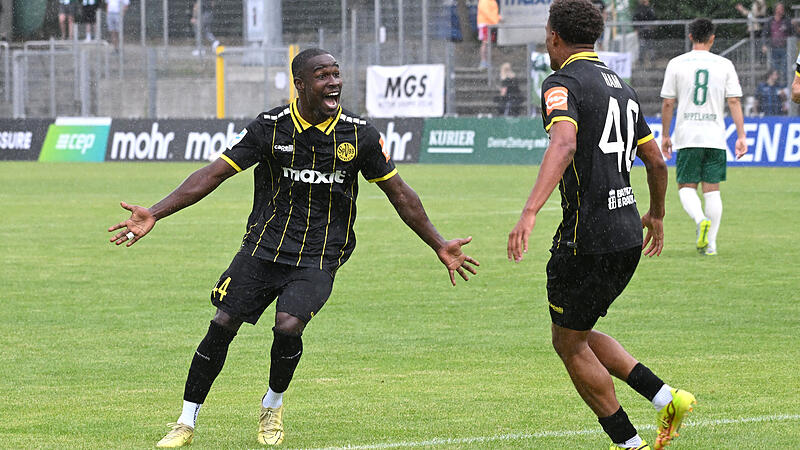 Sport Fu&szlig;ball Saison 2026 / 2027 Regionalliga Bayern Privatspiel am Sonntag 05.07.2026 Spielort Hans-Walter-Wild-Stadion Bayreuth  Spielbeginn 13.30 h  SpVgg Bayreuth gegen SpVgg Greuther F&uuml;rth  Halbzeitergebnis 0:0 Endstand  1:0 Adrian Heinle Jubel nac