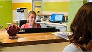 Der Eingangsbereich im neuen Praxiszentrum des Medizinischen Versorgungszentrum am Klinikum Forchheim