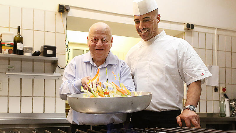 Angelo Valenzano vom Castello Belvedere im Staatsbad Br&uuml;ckenau feiert Zehnj&auml;hriges