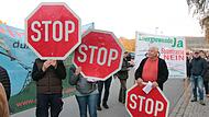 Der Protest gegen die P43 – wie hier in Elfershausen war laut. Inzwischen bevorzugt Tennet eine Trassenführung im westlichen Landkreis. Der Protest gegen die P43 – wie hier in Elfershausen war laut. Inzwischen bevorzugt Tennet eine Trassenführung im westlichen Landkreis.