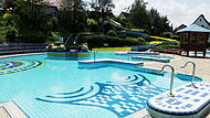 Das Freibad in Sonnefeld bietet neben Sport und Spa&szlig; auch wunderbare M&ouml;glichkeiten zur Erholung.Die Sch&ouml;nsten Freib&auml;der der Coburger Region